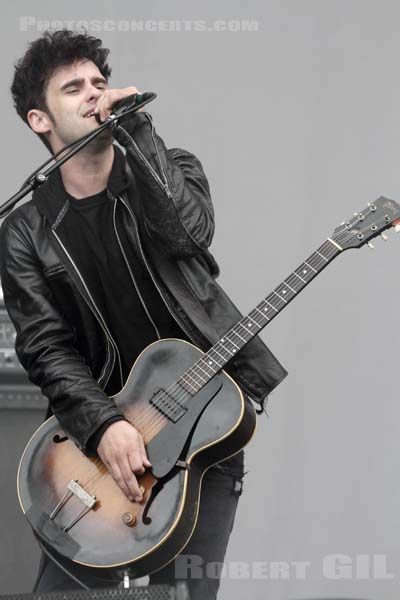 BLACK REBEL MOTORCYCLE CLUB - 2013-08-24 - SAINT CLOUD - Domaine National - Grande Scene - Robert Levon Been